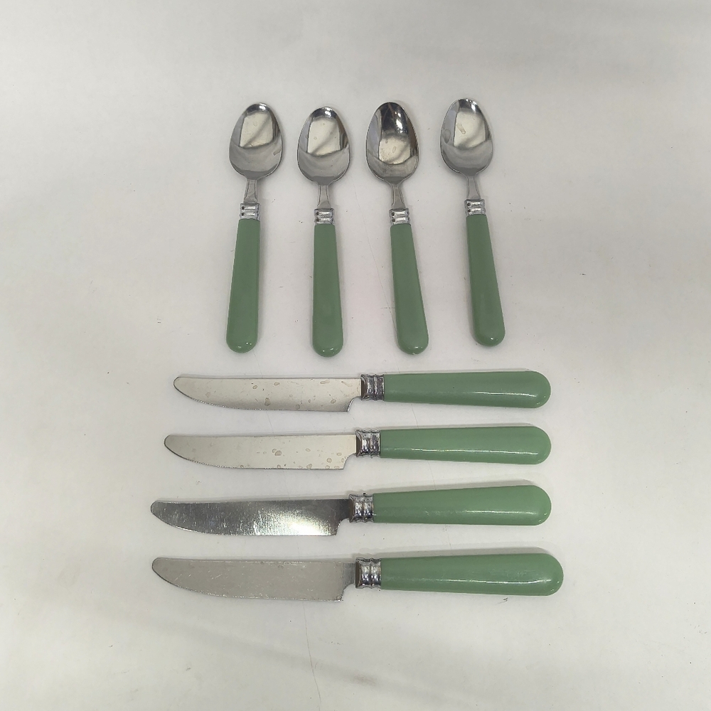 GIBSON Knives & Spoons Pastel Green Plastic Handle Stainless Steel Head Set Of 8
